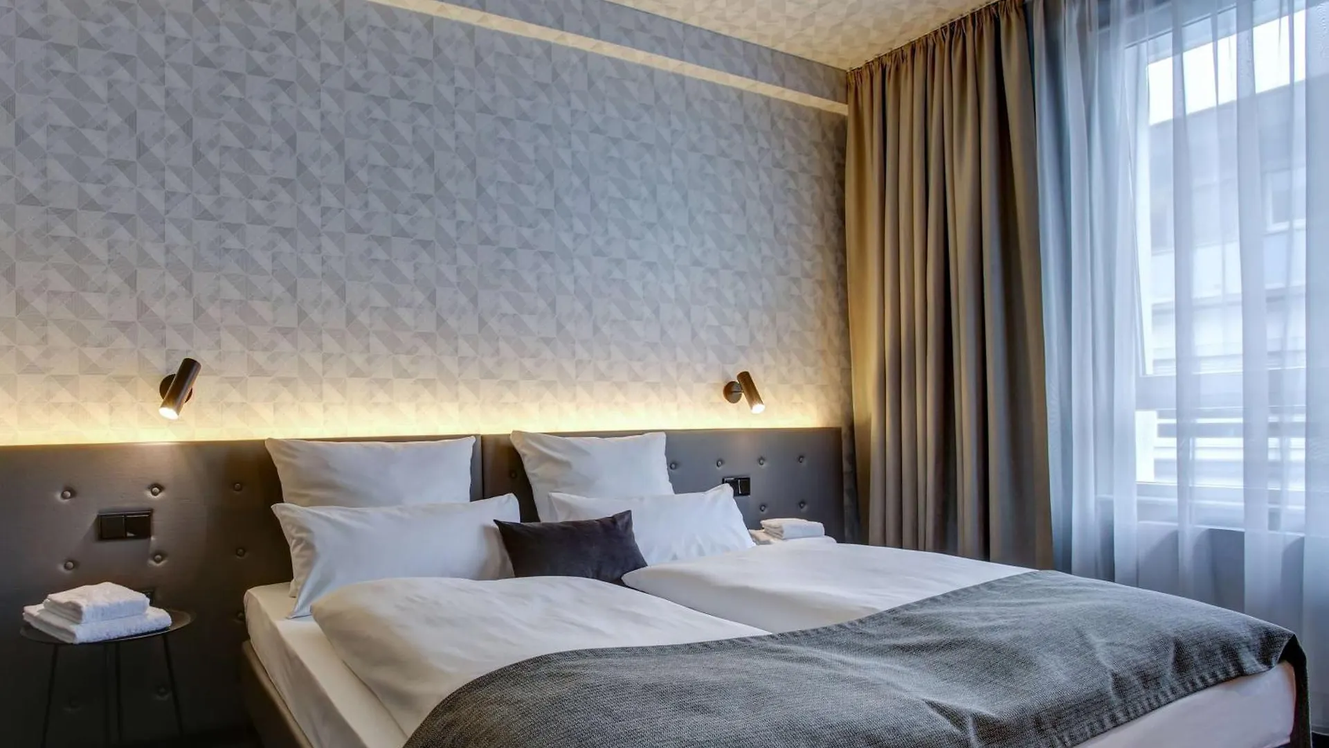 Vienna House Easy By Wyndham Dortmund City 3*,  Germany